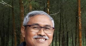 Hudi Darminto, Menyulam Hidup, Membaca Keheningan