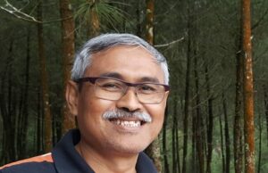 Hudi Darminto, Menyulam Hidup, Membaca Keheningan