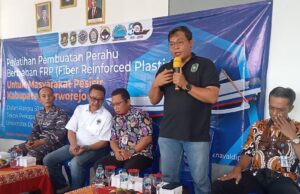 Pakuwojo x PT NDS: Sinergi Diaspora Wujudkan Pelatihan Perahu FRP bagi Warga Pesisir Purworejo