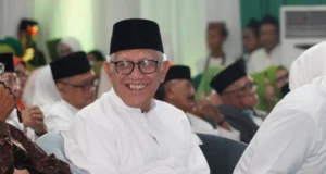 Gus Kikin: Ketika Kiai Memimpin 22 Perusahaan: Kisah Gus Kikin yang Menginspirasi Indonesia Modern