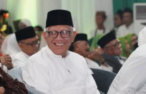 Gus Kikin: Ketika Kiai Memimpin 22 Perusahaan: Kisah Gus Kikin yang Menginspirasi Indonesia Modern