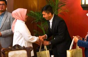 Hj. Diana Dewi, SE: Di Antara Waktu Kita Menjadi Keluarga